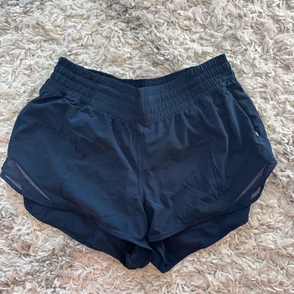 Lululemon Hotty Hot Lined Shorts 2.5"